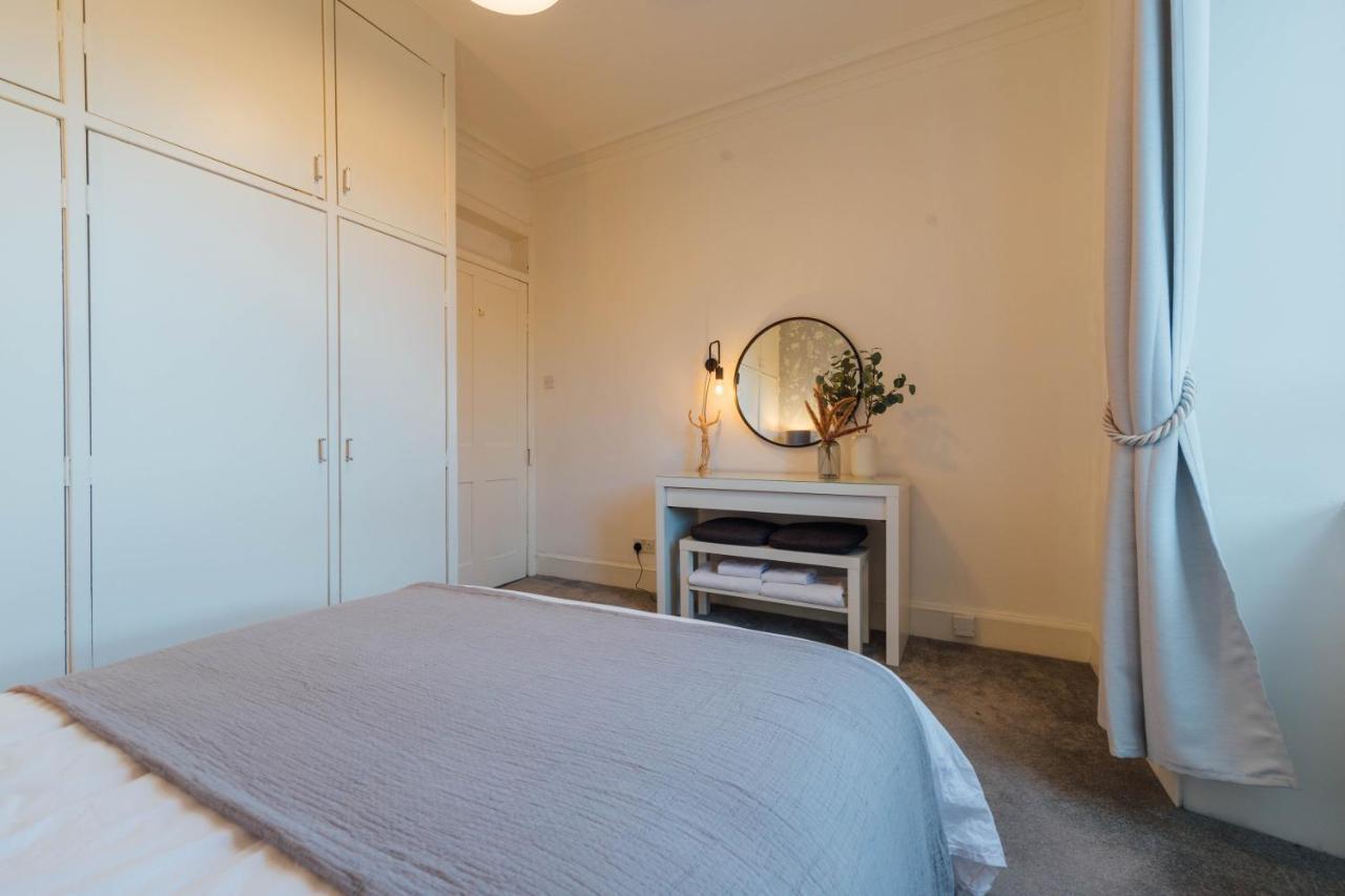Stylish And Comfortable City Centre Apartment Edinburgh Exterior photo